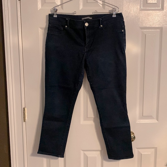 EXPRESS brand- Extreme stretch, cropped legging - Picture 1 of 2